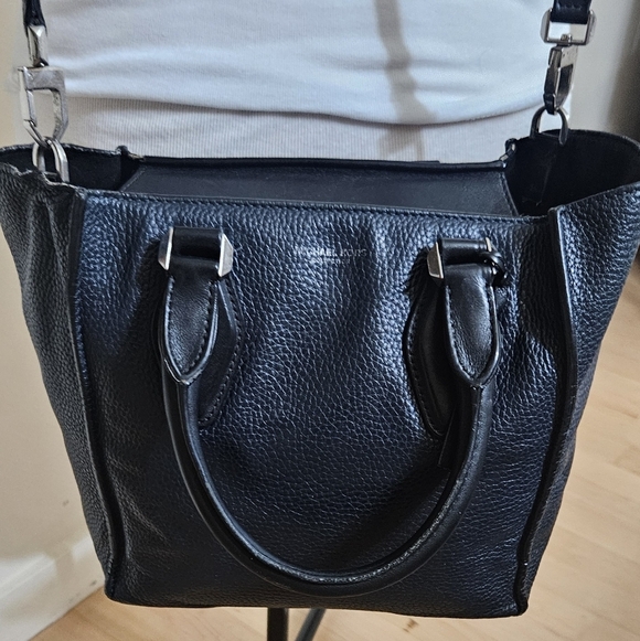 Michael Kors Handbags - Michael Kors Navy Blue Pebbled Leather Handbag Tote Crossbody Made In Italy